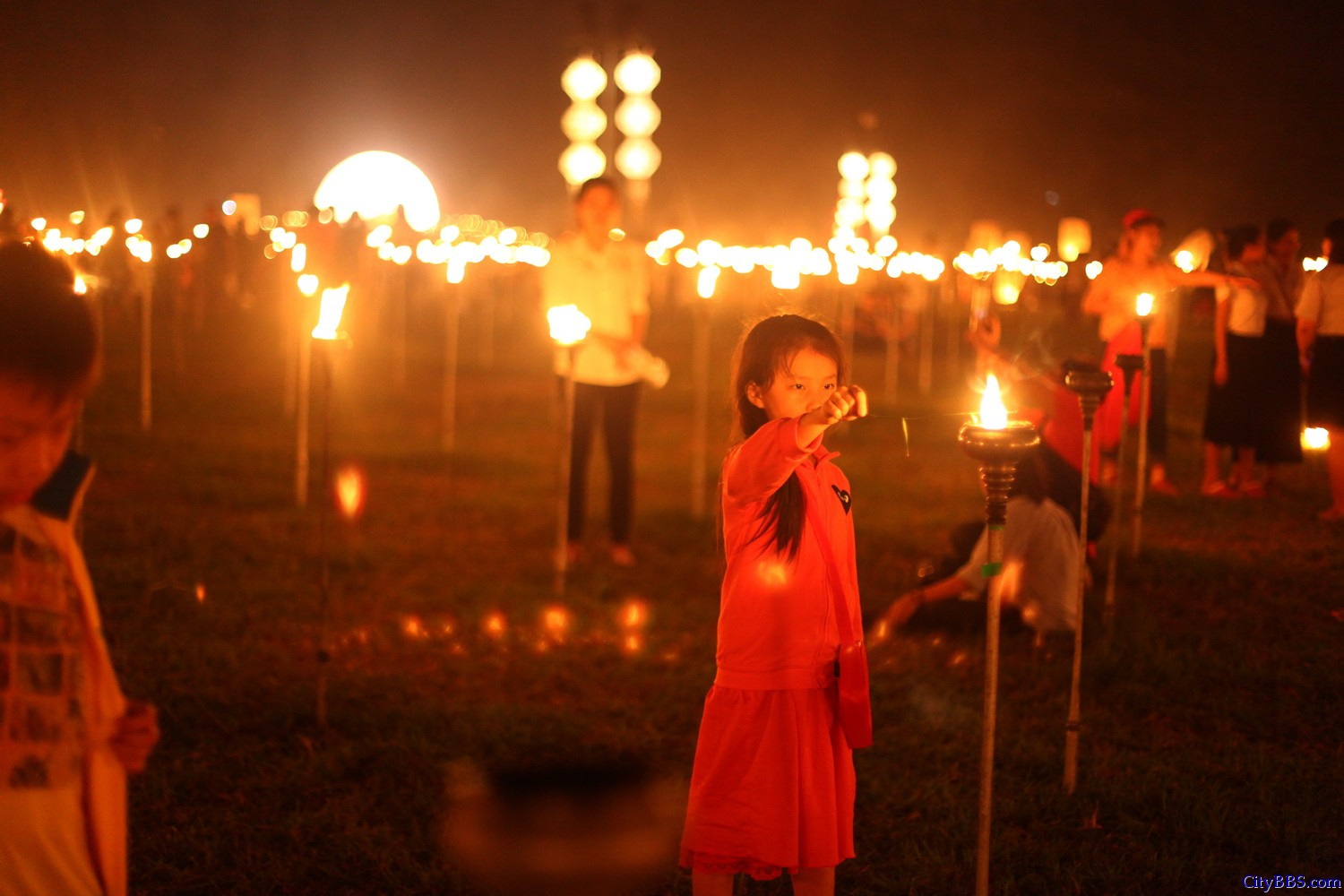 清迈水灯节之清迈万人天灯节 Chiang Mai Sky Laterns' Day