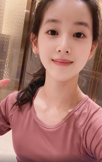 章泽天大赞邓文迪是独立女性自己要努力4.jpeg