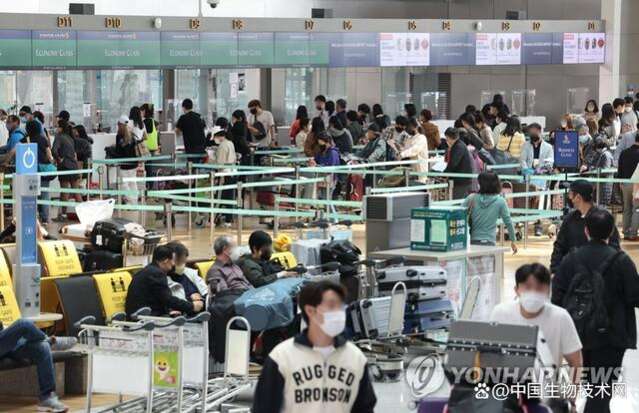 国民感染 日增超10万 韩国为何要全面放开